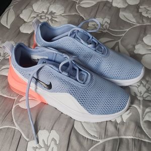 [PRICE DROP] Nike women's 7.5, NWOT